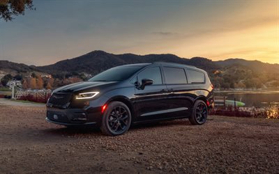 2021, Chrysler Pacifica, vista de frente, exterior, negro minivan, nuevo negro Pacifica, coches americanos, Chrysler