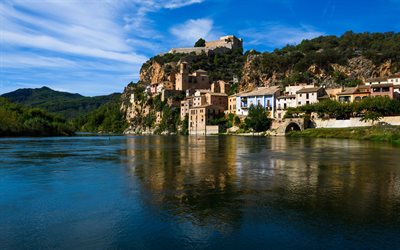 Castello di Miravet, 4k, città spagnole, estate, paesaggi urbani, Tarragona, Spagna, Europa, fiume Ebro, Miravet