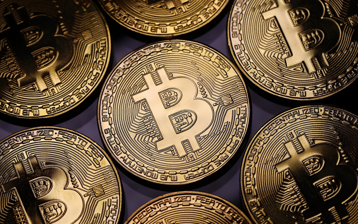 bitcoin, monedas de oro, crypto moneda, bitcoin signo, monedas sobre un fondo azul, conceptos de finanzas, los negocios, el dinero electr&#243;nico