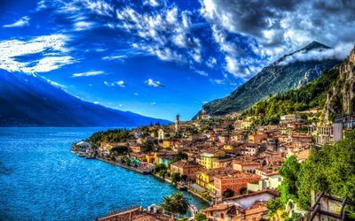 Sorrente, le ciel bleu, les montagnes, la c&#244;te, HDR, Italie
