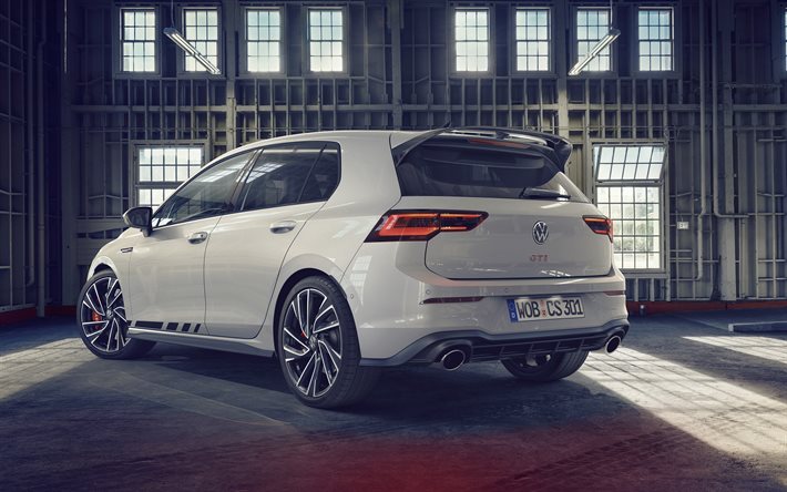 Volkswagen Golf GTI Clubsport, 2021, ulkopuoli, taustakuva, valkoinen viistoper&#228;, viritys Golf, uusi valkoinen Golf, saksalaiset autot, Volkswagen