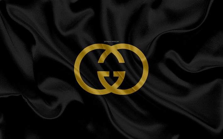 gucci gold logo, marken-logo auf schwarzem stoff, schwarz seide textur, kunst, italienische bekleidungshersteller, gucci emblem