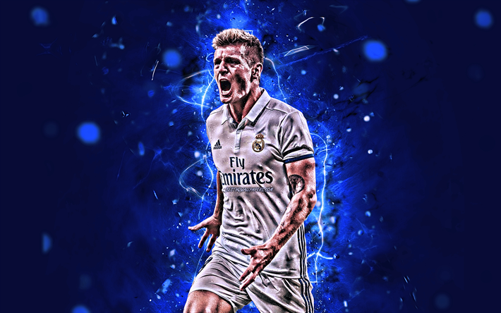 Toni Kroos, gioia, sfondo blu, il Real Madrid CF, Kroos, tedesco calciatori, calcio, fan art, La Liga, Galacticos, Real Madrid FC