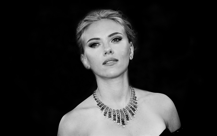 Télécharger fonds d'écran Scarlett Johansson, l'actrice Américaine, photo en noir et blanc, photographie, monochrome, portrait, robe noire pour le bureau libre. Photos de bureau libre