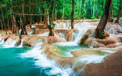 Kuang Si, Luang Prabang, una bellissima cascata, foresta tropicale, giungla, isole tropicali, Laos