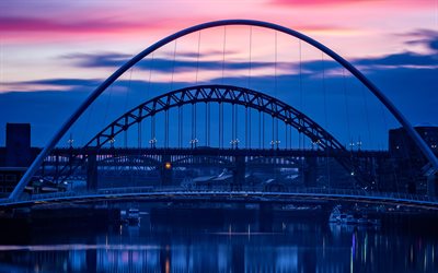 Gateshead Millennium Bridge, River Tyne, Newcastle-upon-Tyne, kv&#228;ll, sunset, vacker bro, stadsbilden, England