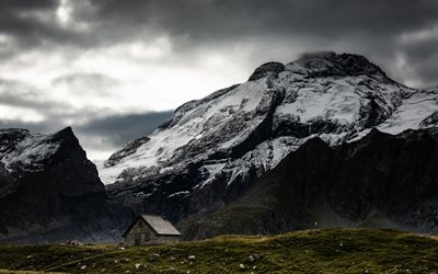 paesaggio di montagna, rocce, Islanda, cime innevate, casa di montagna