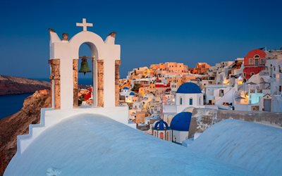 Santorini, la Oficina de auditor&#237;a interna, tarde, puesta de sol, la iglesia griega, la gran campana, Mar Egeo, islas, Grecia