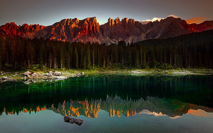 paysage de montagne, coucher de soleil, lac de montagne, la for&#234;t, les Alpes, le Trentin-haut-Adige, Nova Levante, Italie