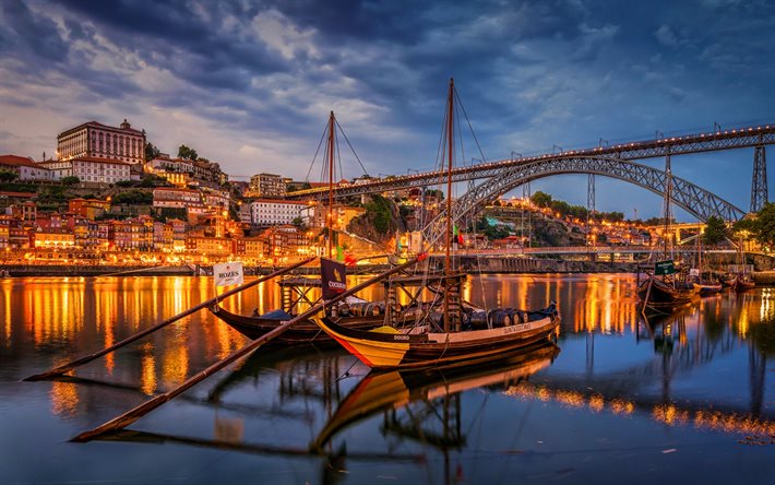 Porto p&#229; kv&#228;llen, portugisiska st&#228;der, hamnen, Portugal, Europa, Porto
