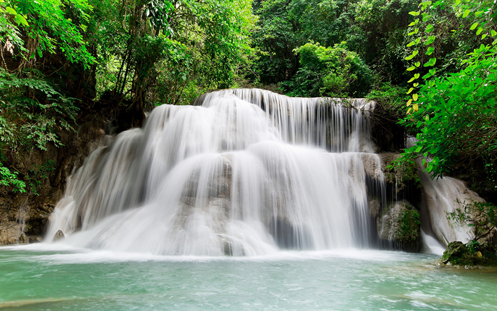 kaunis vesiputous, sademets&#228;, viidakko, Kanchanaburi, Thaimaa, Erawan Vesiputous