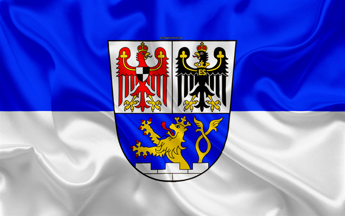 Bandiera di Erlangen, 4k, seta, texture, blu di seta bianca, bandiera, stemma, citt&#224; tedesca, Erlangen, della media Franconia, Germania, simboli