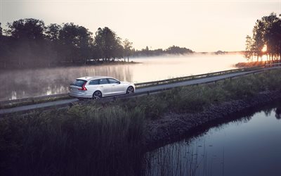 Volvo V90 Cross Country, 2018, 4k, zona residenziale, vista posteriore, nuovo bianco V90, auto svedese Volvo