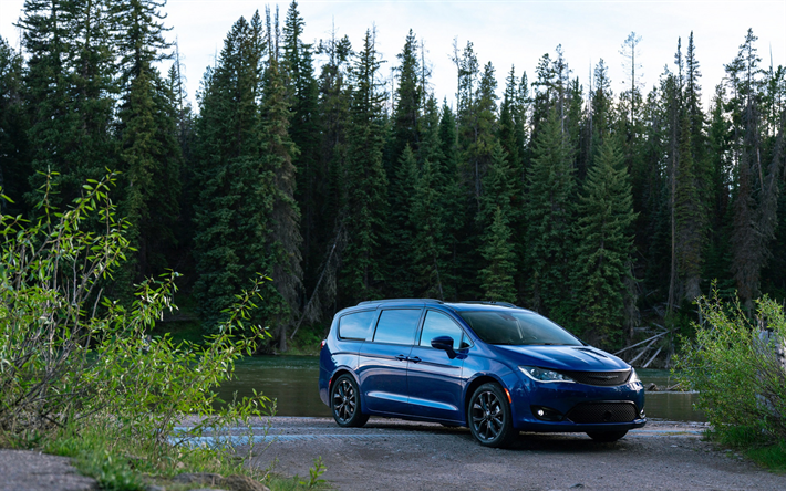 2019, Chrysler Pacifica, exterior, front view, blue minivan, new blue Pacifica, american cars, Pacifica Limited, Chrysler