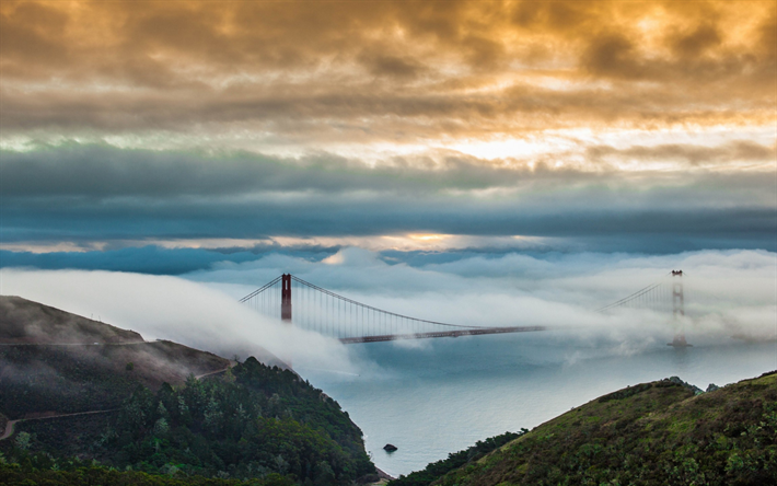 Il Golden Gate Bridge, mattina, nebbia, alba, San Francisco, California, USA, ponte nella nebbia