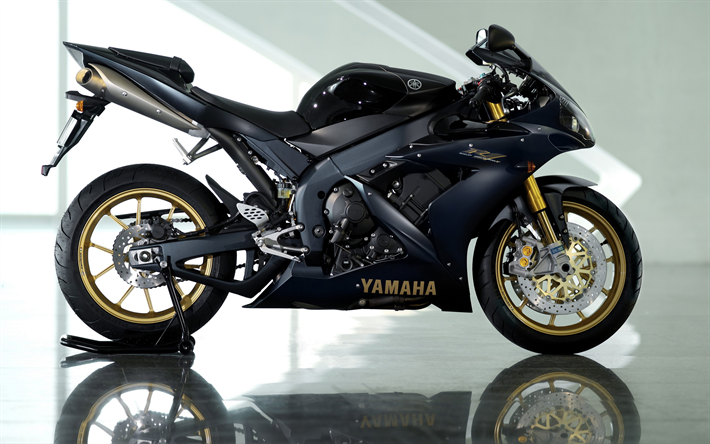 Yamaha yzf-R1, 2018, de color azul oscuro de los deportes de la moto en su sportbike, Yamaha