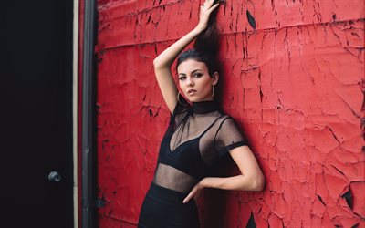 Victoria Justice, actrice am&#233;ricaine, robe noire, s&#233;ance photo, actrices populaires