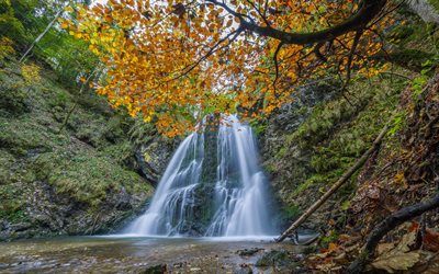 Cascades Josefsthaler, cascade de montagne, ruisseau Hachelbach, forêt, automne, belle cascade, Bavière, Allemagne