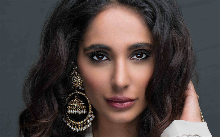 Alankrita Sahai, portrait, face, indian actress, photoshoot, Indian earrings, Bollywood, India