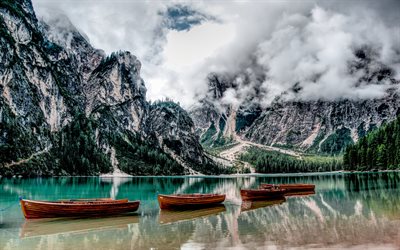Lake Braies, mountain lake, glacial lake, mountains, Dolomites, Pragser Wildsee, boats, mountain landscape, forest, South Tyrol, Italy
