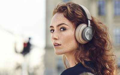 Bang Olufsen Beoplay H9i Natural, new stylish headphones, beige headphones, Bang and Olufsen