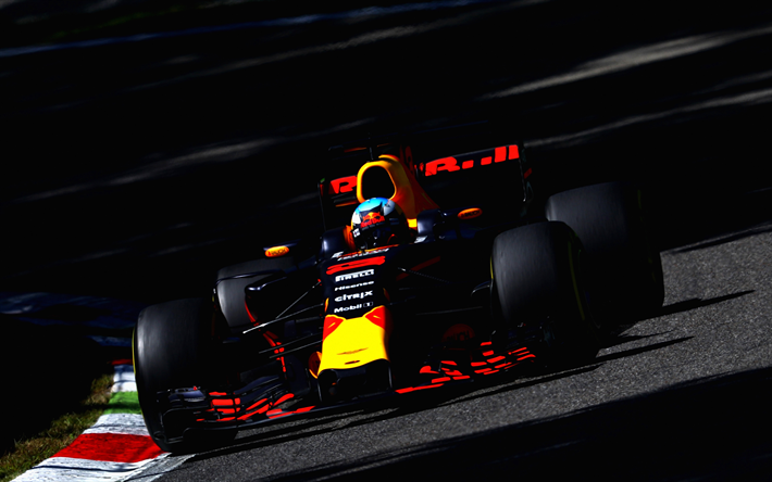 Daniel Sebastian Vettel, 4k, raceway, Formula, F1, Red Bull RB13, 2017 autot, Formula 1, Red Bull Racing