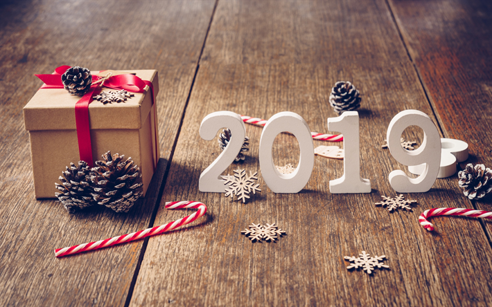 Yeni Yıl, hediye, kutu, 2019 yılı, beyaz tahta harfler, 2019 kavramlar