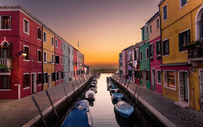 Venedig, Burano, &#246;n kvartalet, parkering f&#246;r b&#229;tar, kv&#228;ll, sunset, Italien