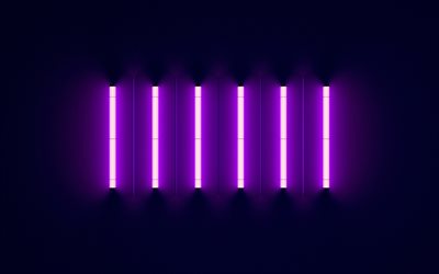 الأرجواني مصابيح النيون على خلفية سوداء, ضوء النيون, خلفية سوداء, خلفية الأرجواني, مع الفوانيس الخلفية