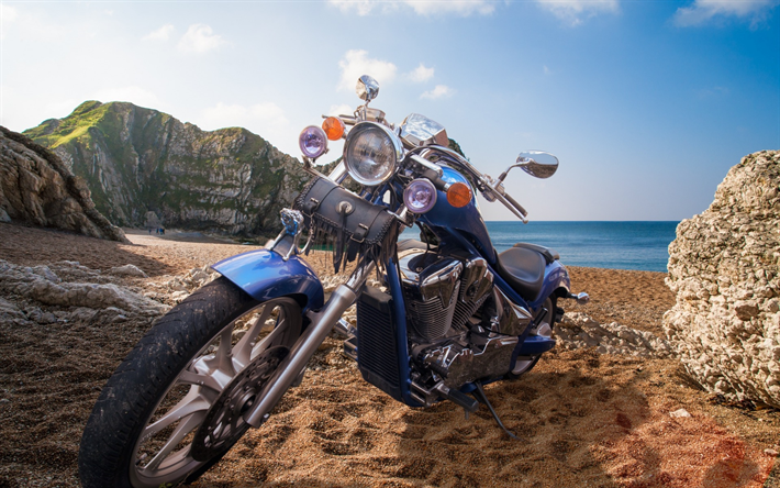 chopper, luxuri&#246;ses blau motorr&#228;der, reisen mit dem motorrad, harley davidson, k&#252;ste, meer, sommer