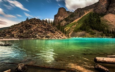 emerald mountain lake, mountain landscape, beautiful lake, forest on the slope