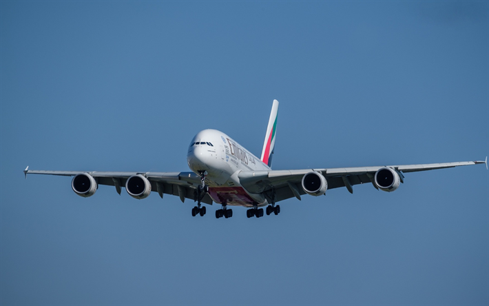 Airbus A380, grande aereo passeggeri, l&#39;atterraggio di un aereo, viaggi aerei A-380-800, Emirates Airlines