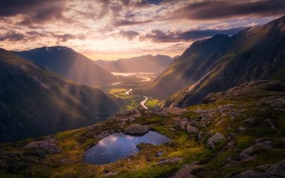 Noruega, monta&#241;as, valle, r&#237;o, puesta del sol