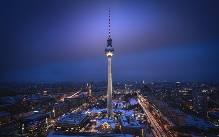 Berl&#237;n, la Torre de Televisi&#243;n de Alemania, el invierno, la Torre de TELEVISI&#211;N de Berl&#237;n