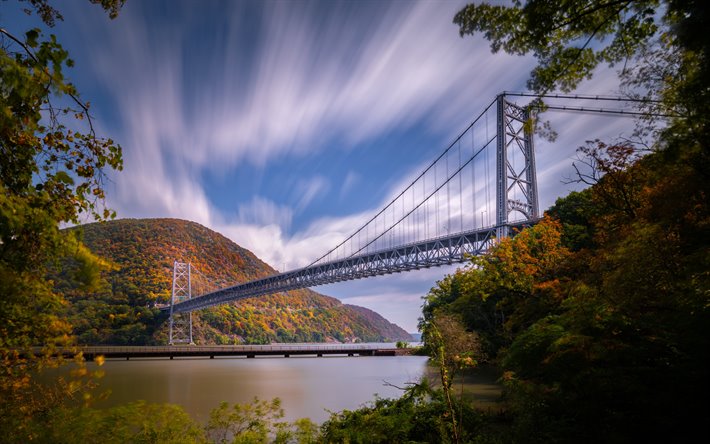 New York, Cuore Viola Veterans Memorial Bridge, Fiume Hudson, nello Stato di New York, autunno, ponte sospeso, Bear Mountain Ponte, USA