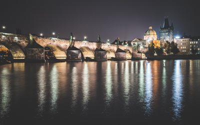 Charles Bridge, Prag, natt, stadens ljus, gatubelysning, river, sev&#228;rdheter i Prag, Tjeckiska Republiken