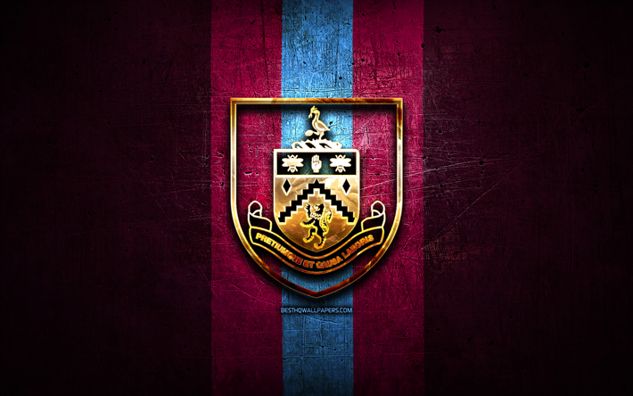 Burnley FC, golden logotyp, Premier League, lila metall bakgrund, fotboll, engelska football club, Burnley logotyp, England