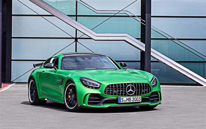 En 2020, la Mercedes-AMG GT R, vert supercar, vue de face, vert coup&#233;, le lifting, la green GT-R, les voitures de sport allemandes, Mercedes