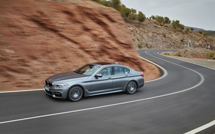 BMW 5 M Sport, G30, 2018, 540i, gris berline, la classe d&#39;affaires, vue de c&#244;t&#233;, la route, la vitesse, l&#39;allemand de nouvelles voitures, BMW