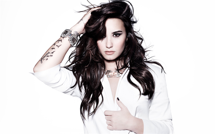 Demi Lovato, 肖像, アメリカの歌手, 白スーツ, 化粧, 幅
