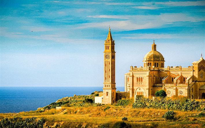 Basilika av den Nationella Helgedomen av den V&#228;lsignade, Malta, Medelhavet, katolska tempel, kv&#228;ll, sunset, seascape
