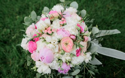 buqu&#234; de casamento, flores brancas, buqu&#234; de noiva, buqu&#234; na grama verde