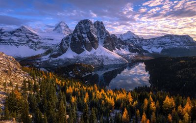 paisagem de montanha, outono, p&#244;r do sol, noite, lago de montanha, Canada