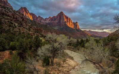 paysage de montagne, coucher de soleil, roches brunes, soir&#233;e, Arizona, &#233;tats-unis