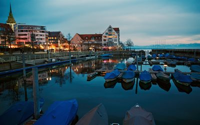 Friedrichshafen, Bodensee, noite, p&#244;r do sol, ba&#237;a, barcos, Lago de Constan&#231;a, Baden-Wurttemberg, Alemanha
