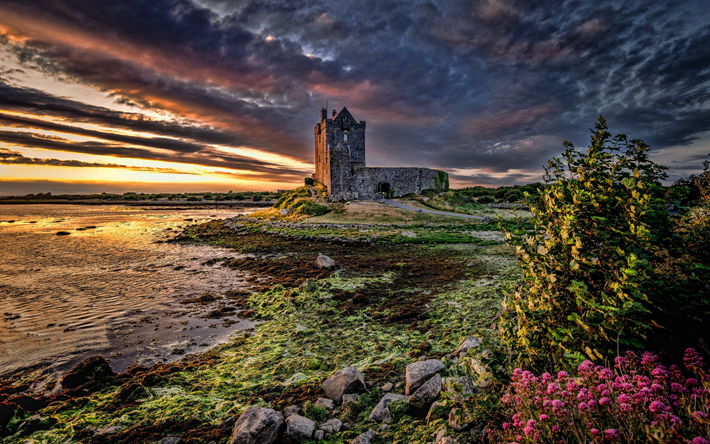 Dunguaire Castle, kivi linnoitus, Galway Bay, sunset, Dun Guair, Galway, Irlanti, UK, Irlannin maamerkkej&#228;, Yhdistynyt Kuningaskunta, HDR