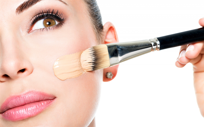 make-up-konzepte, womans gesicht, foundation creme, br&#252;nette, wundersch&#246;ne augen
