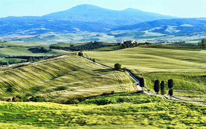 Toscana, campi di grano, viaggio in Italia, l&#39;estate, le colline, Pienza, Italia, HDR