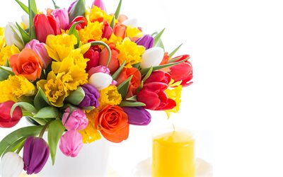 big spring bouquet de tulipes, de roses, de belles multicolores, des fleurs, des fleurs d&#39;arri&#232;re-plan, multi-couleur des tulipes, fleurs sur fond blanc