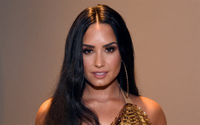 Demi Lovato, portre, fotoğraf &#231;ekimi, altın elbise, Amerikalı şarkıcı, Amerikalı yıldız, &#252;nl&#252; şarkıcılar, d&#252;nya yıldızı